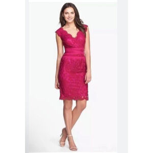 Tadashi Shoji Fuchsia Lace Cocktail Sheath V neck Dress Size 2 Wedding Guest